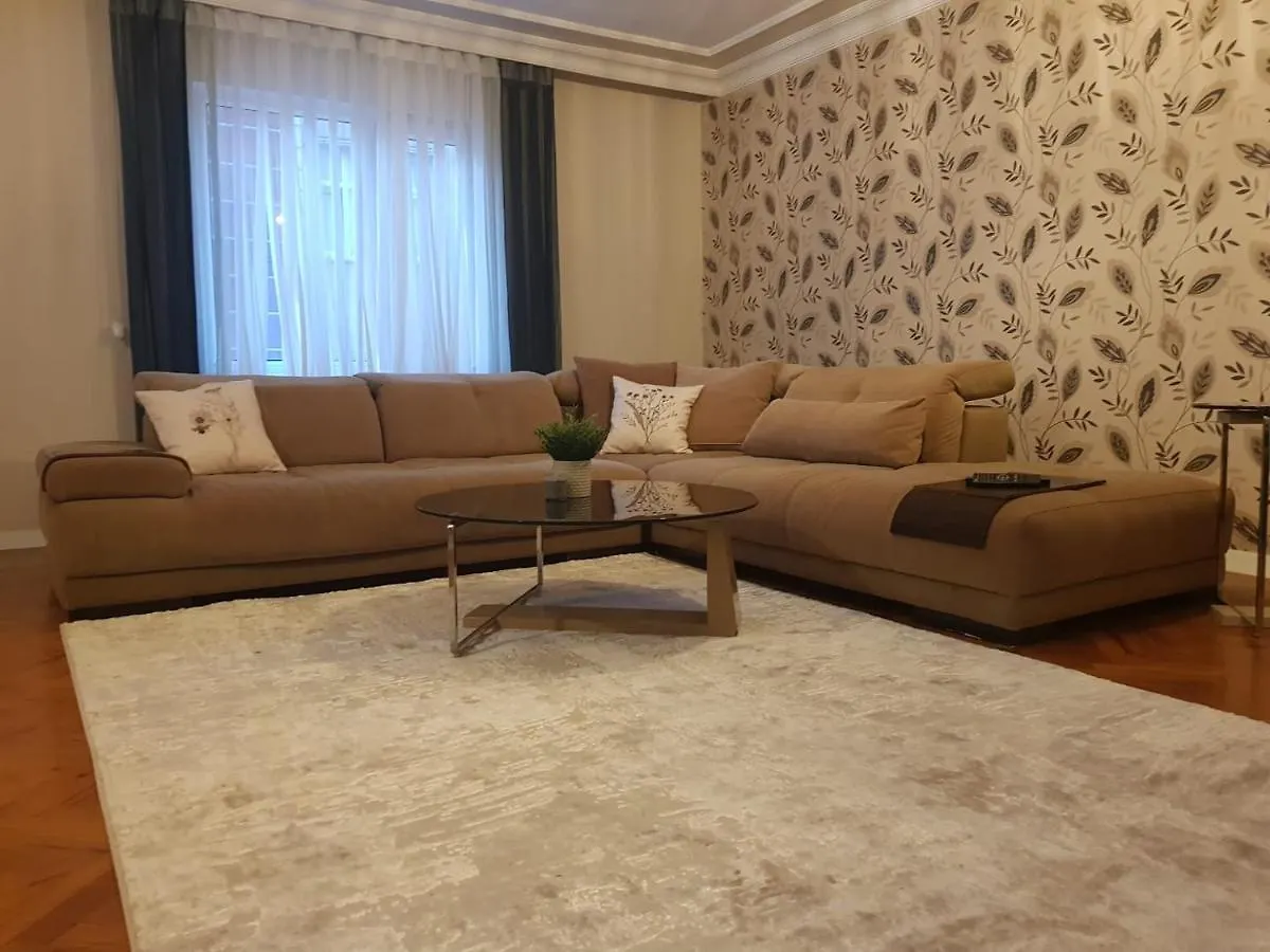 5 Minutes To Subway Apartment Istanbul
