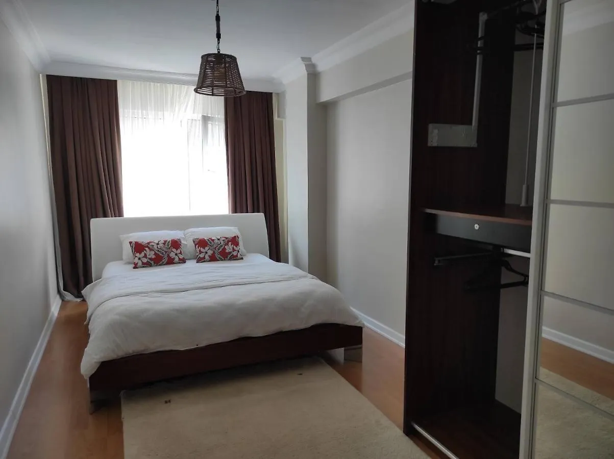 5 Minutes To Subway Apartment Istanbul Turkey
