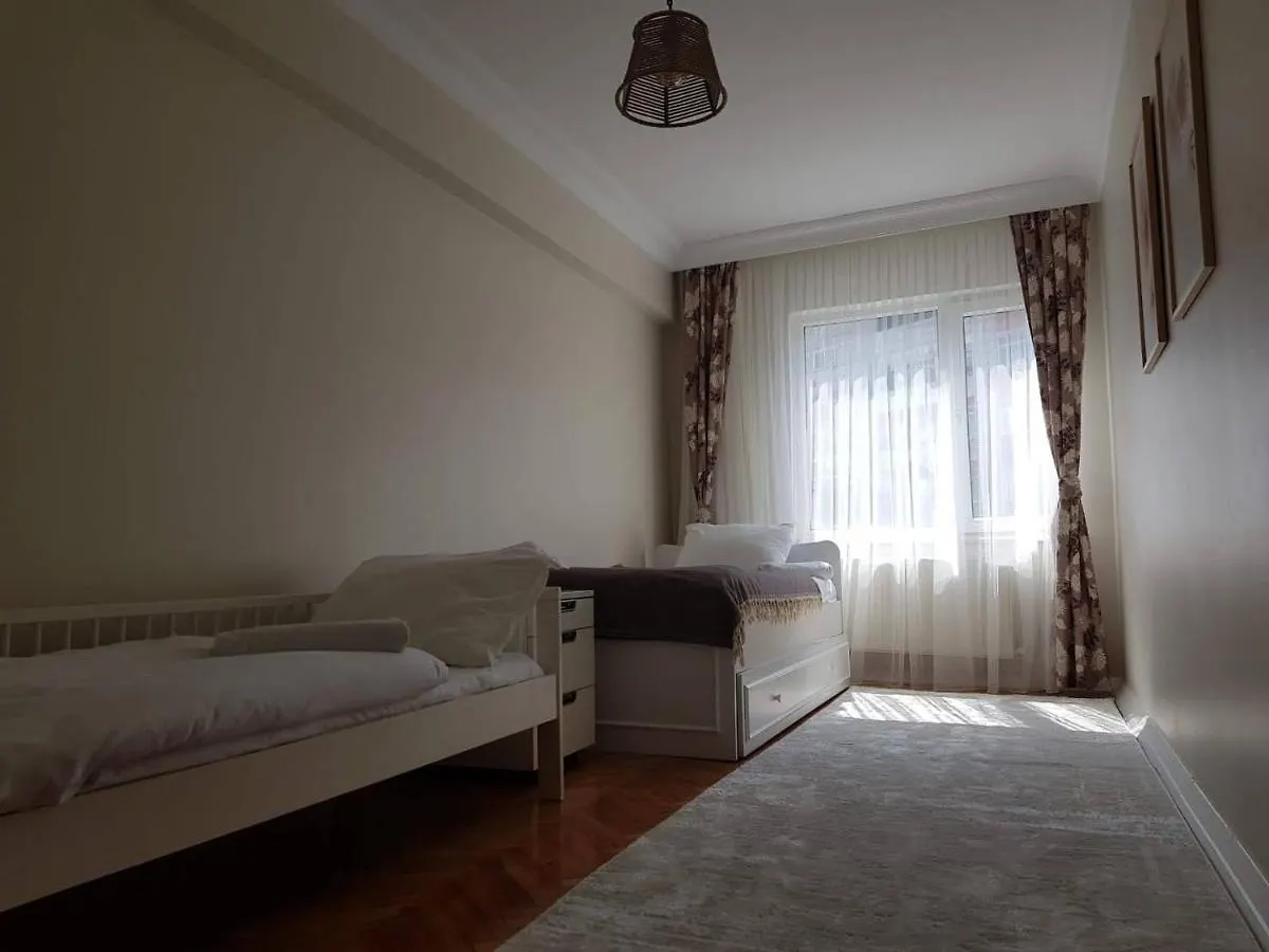 5 Minutes To Subway Apartment Istanbul
