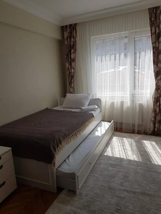 5 Minutes To Subway Apartment Istanbul Turkey