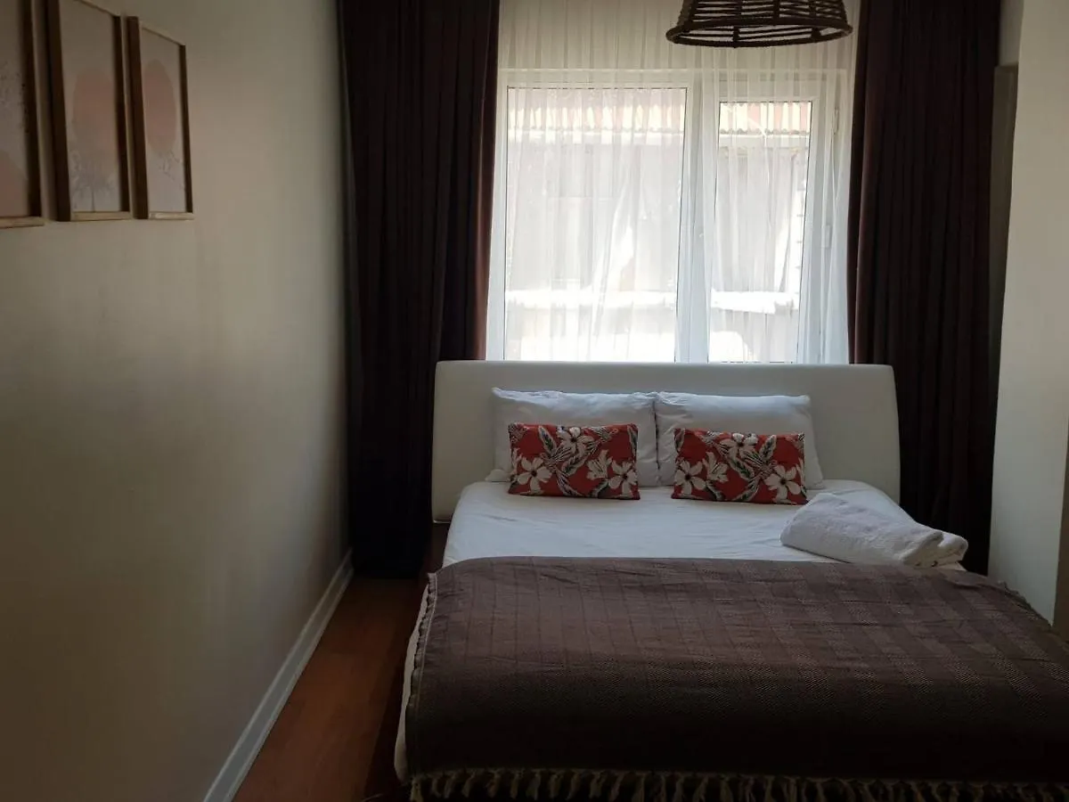 5 Minutes To Subway Apartment Istanbul